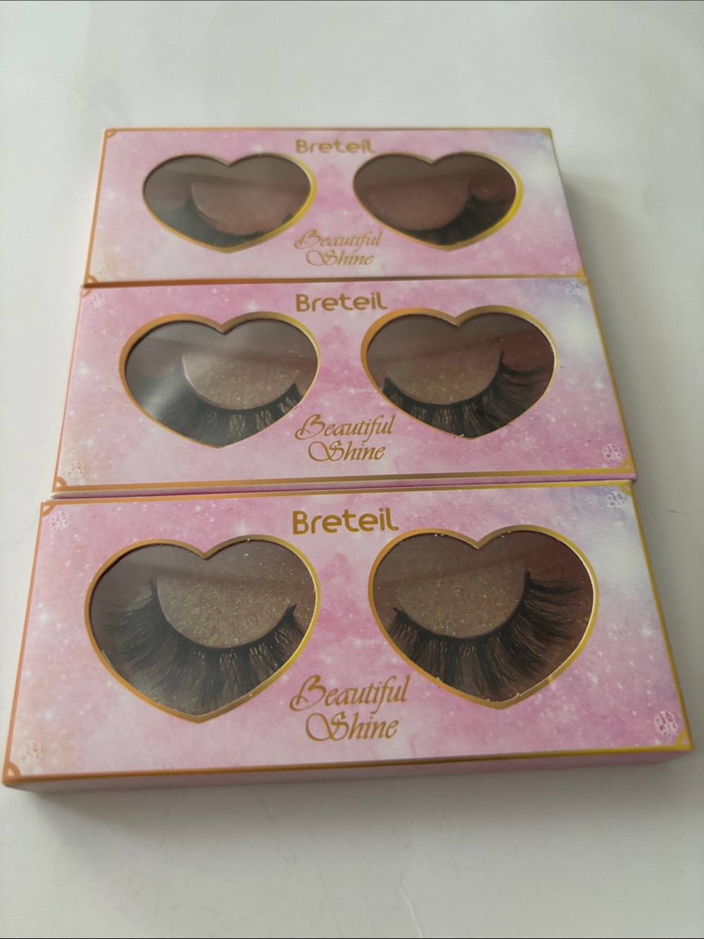 Beautiful Shine Pink False Eyelashes – Voluminous Black Lashes